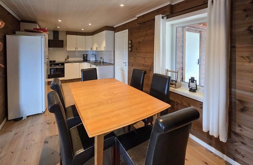 Nissedal House | Stunning home in Treungen