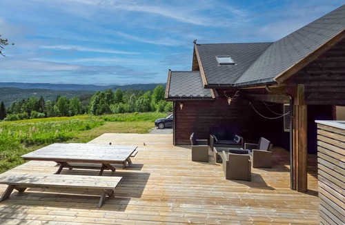 Nissedal House | Stunning home in Treungen