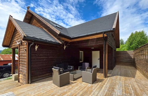 Nissedal House | Stunning home in Treungen