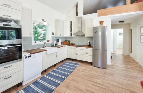 Tvarred House | Stunning home in Tvärred with kitchen