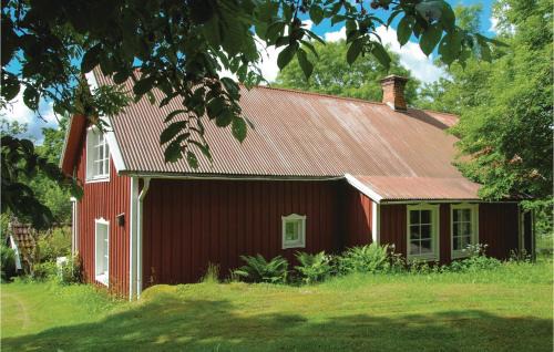 Hultsfred House | Stunning Home In Vena With Wifi