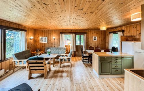 Nord-Fron House | Stunning Home In Vinstra With Sauna