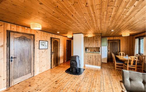 Nord-Fron House | Stunning Home In Vinstra With Sauna