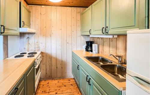 Nord-Fron House | Stunning Home In Vinstra With Sauna