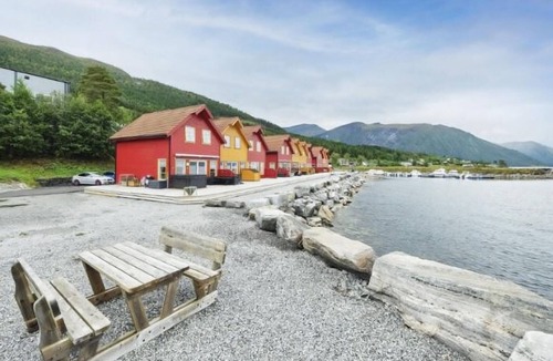 Eidsvag House | Stunning home in Eidsvåg i Romsdal