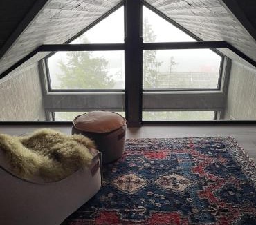 B House | Stylish cabin at Lifjell with jacuzzi and sauna