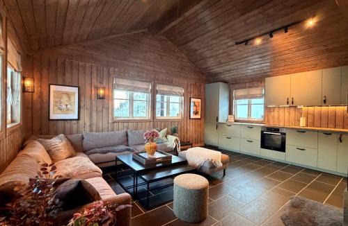 Hemsedal House | Stylish cabin near Hemsedal ski resort, 200 m to slopes & lift