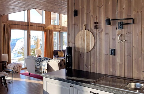 Sor-Aurdal House | Stylish cabin with lovely view at Stavadalen