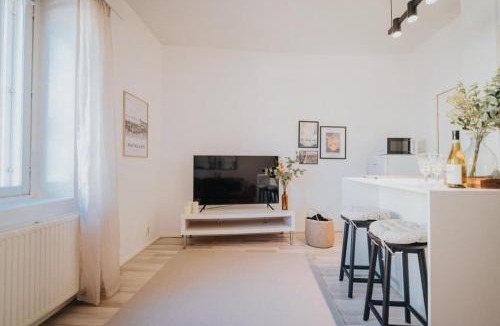 Hietalahti Apartment | Stylish & Cozy Studio in Central Helsinki