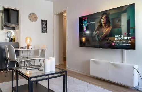 Punavuori Apartment | Stylish Design District Apt w Balcony