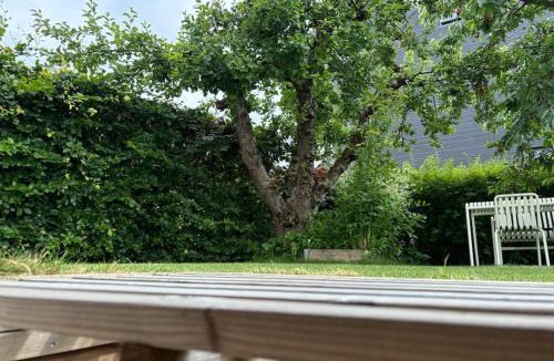 Nordstrand Apartment | Stylish Flat - Lush Garden Views