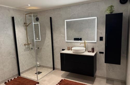 Leknes Apartment | Suite in center of Lofoten