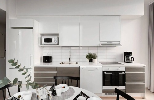 Tammisalo Apartment | Suite style apartment overlooking rooftops (42)