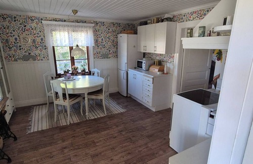 Nasviken Cabin | Summer gem With Glazed Terrace Near Inälvsviken