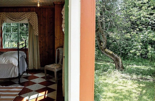 Hamar Municipality House | Summerhouse from 1908 with private beach