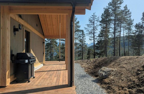 Stryn House | Sunny cabin with mountain and fjord views