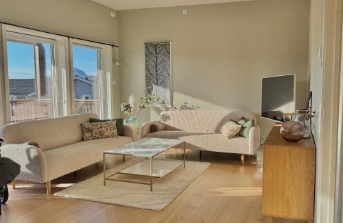 Leknes Apartment | Sunny Terrace - Airy Apartment in the Heart of Lofoten