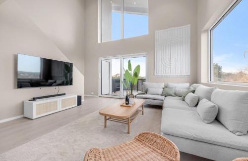 Ny Hellesund Apartment | Sunset Bay Penthouse