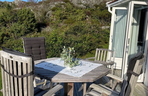 Edshultshall Cottage | Super Cozy Cottage by the Sea Boxviks Kile Orust