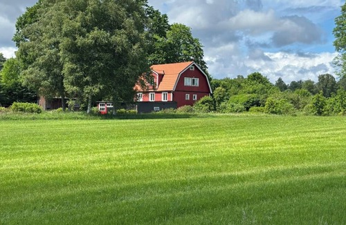 Vittsjo Cottage | Swedish Cottage near a lake