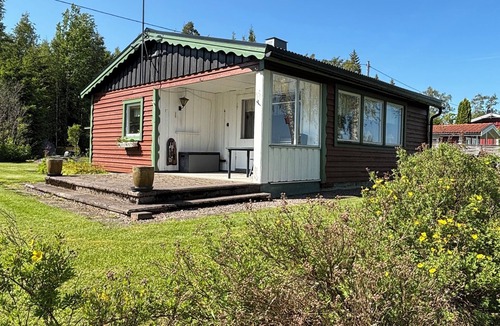 Storfors House | Swedish house directly on the lake with motorboat & own boat ramp