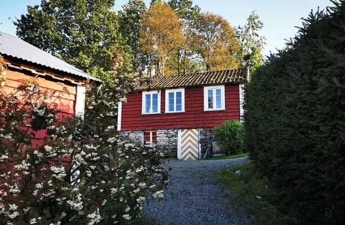 Tysvaer House | Swiss-style cottage from 1880 by Hattarvågen