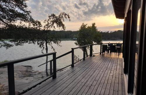 Taivassalo Villa | Talo meren rannalla