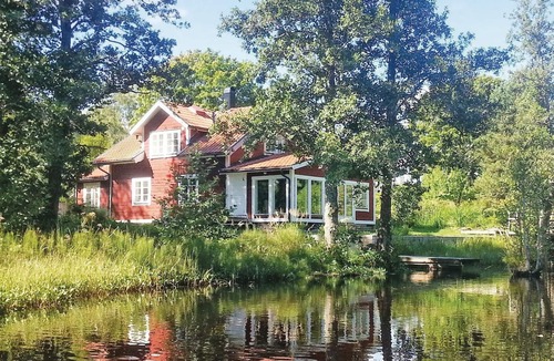 Kopparberg House | Tastefully furnished vacation home right on the water.
