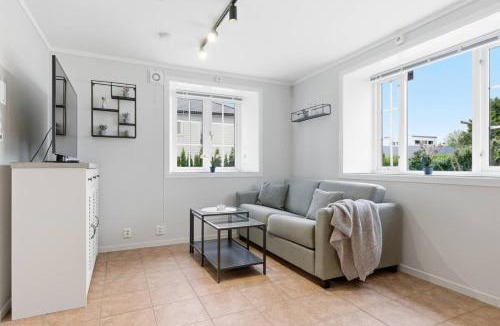 Notteroy Apartment | Teie Garden Apartment-by Nordic Dreams Bnb