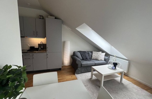 Liljeholmen - Hagersten Apartment | Tele 18 -1403 #382 · Modern & fully furnished studio