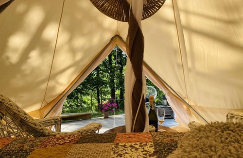 Mariefred Cabin | Tent Romantica, a b&b in a Luxury Glamping Style