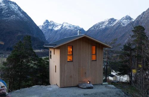 Rauma kommune Ski Chalet | The Crux Nordic Design Mountain Cabin