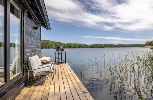 Östergötland Cabin | The Floating Lodge