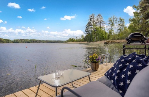 Östergötland Cabin | The Floating Lodge