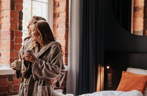Keskinen District Hotel | The Folks Hotel Konepaja