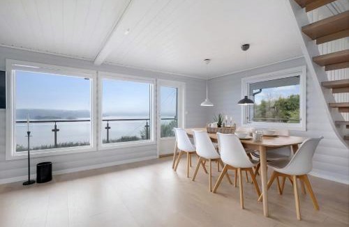 Stavanger House | The Green Bay