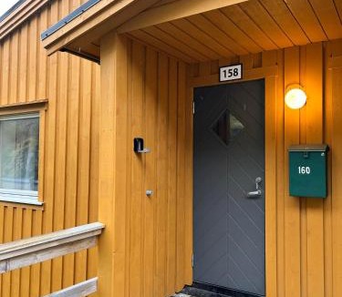 Ballstad Hostel | The Harbour House, dorm and twin, selfservice hostel