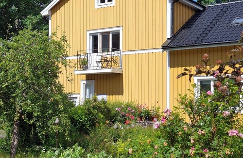 Lovsjo Apartment | The Old Bakery in Moliden—a bright two-room apartment in a rural setting near the E4.