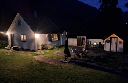 Vindafjord House | The Old Cabin