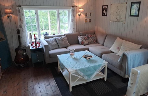 Vindafjord House | The Old Cabin