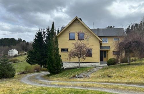 Ikornnes House | The Yellow House