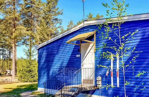 Grasmark House | This cozy vacation home welcomes you in Gräsmark, just a few meters from the lake.