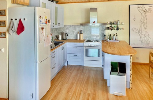 Ostra Amtervik House | This vacation home right on Lake Visten will delight any angler
