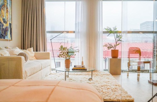 Olivedal Apartment | Thoughtfully Fine Designed 1BR in Prime Location