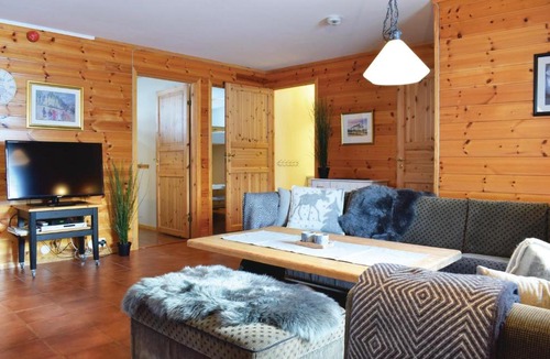 Gautefall Apartment | Three-Bedroom Apartment in Drangedal
