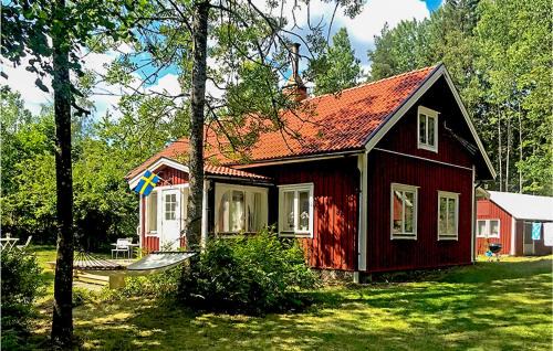Hultsfred House | Three-Bedroom Holiday Home In Hultsfred