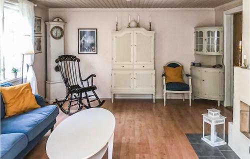 Hultsfred House | Three-Bedroom Holiday Home In Hultsfred