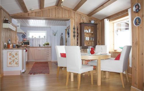 Heidal House | Three-Bedroom Holiday Home In Heidal