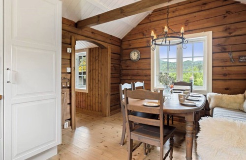 Kvam House | Timber cabin with soul at Kvamskogen