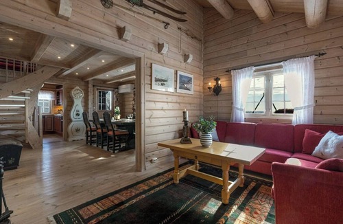 Etnedal House | Timber cabin with panoramic views at Spåtind